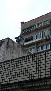 新北市採光罩耐力板舊換新｜鼎豐外牆修繕工程-4