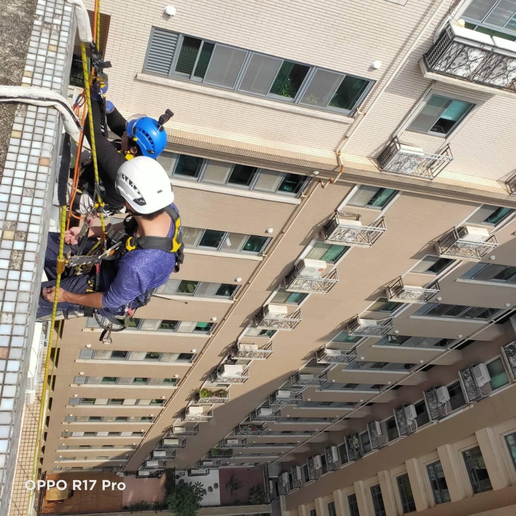 專業外牆施工｜新北土城護理之家外牆磁磚修繕｜鼎豐外牆修繕